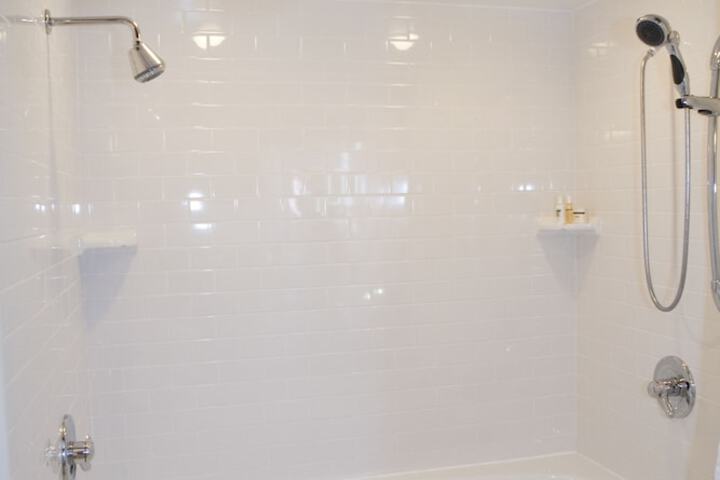 Jetted tub