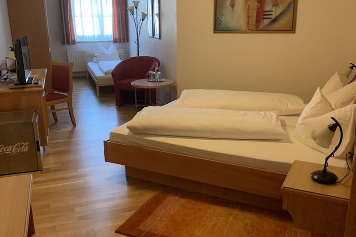 Room 12 of 52