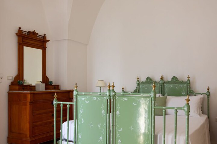 Room 17 of 61