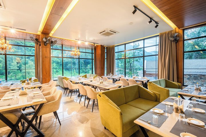 Dining 105 of 161