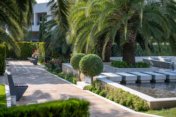 Hotel Exterior 360 of 400