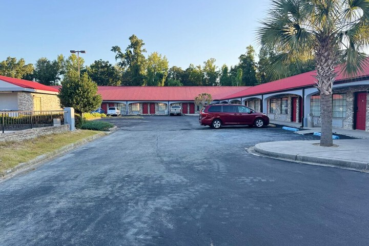 Property Grounds 21 of 25