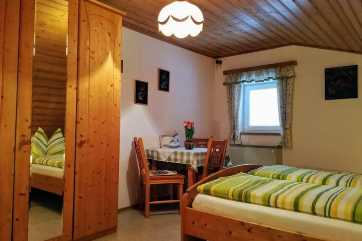 Room 2 of 22