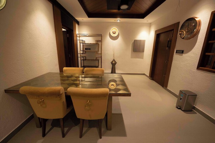 Room 3 of 9