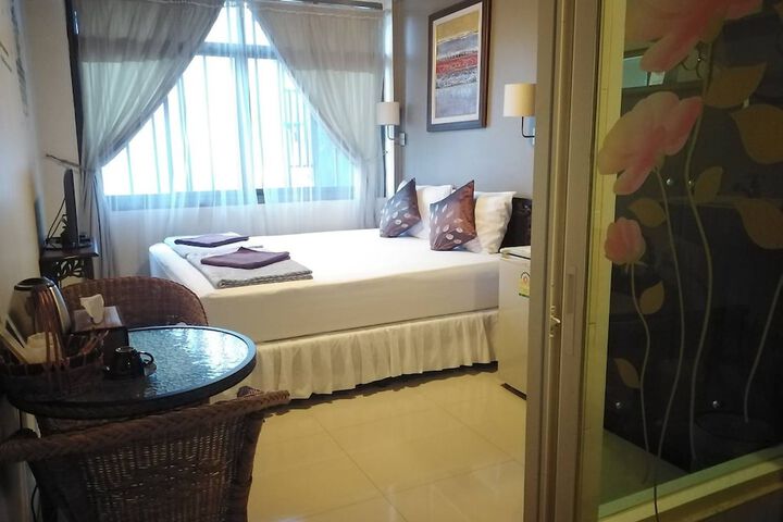 Room 15 of 42