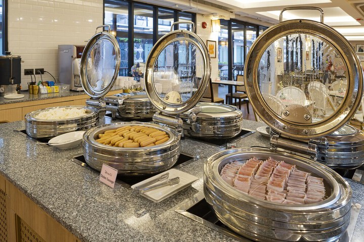 Breakfast/Coffee Service 99 of 147