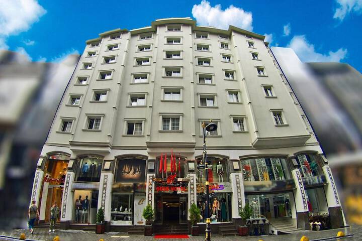 Gold Hotel