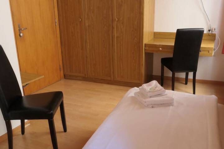 Room 6 of 49