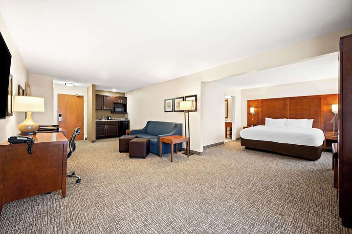 1 King Bed (8 of 29)
