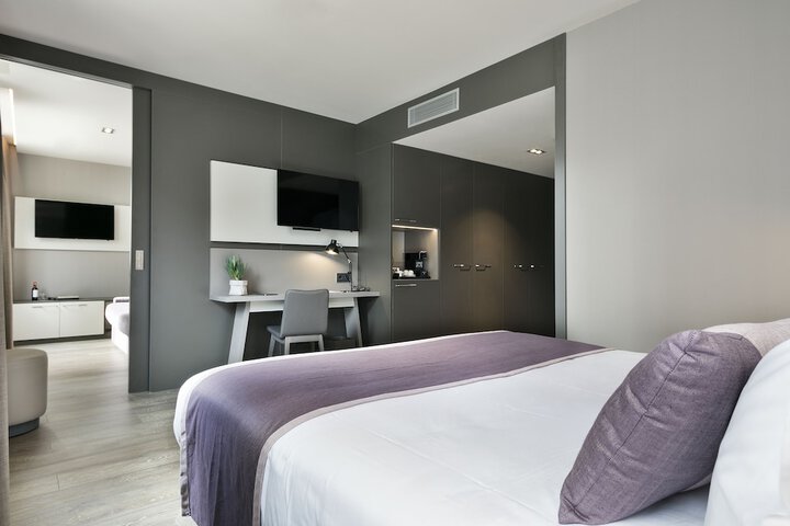 Room 8 of 39