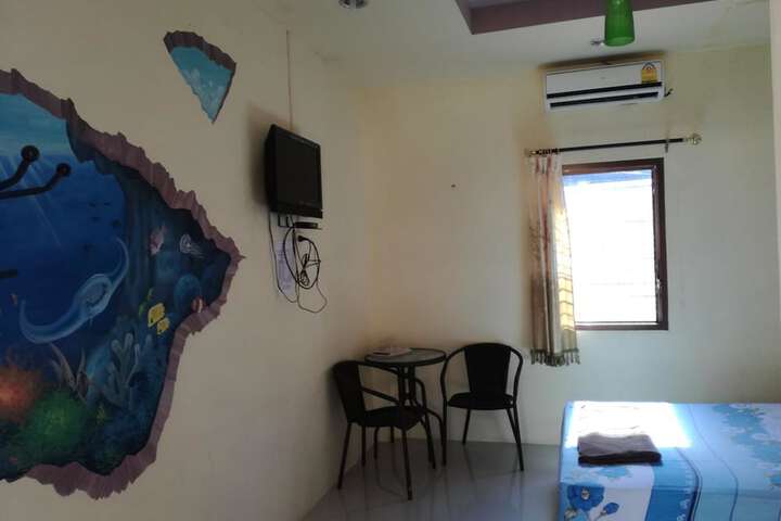Room 16 of 19