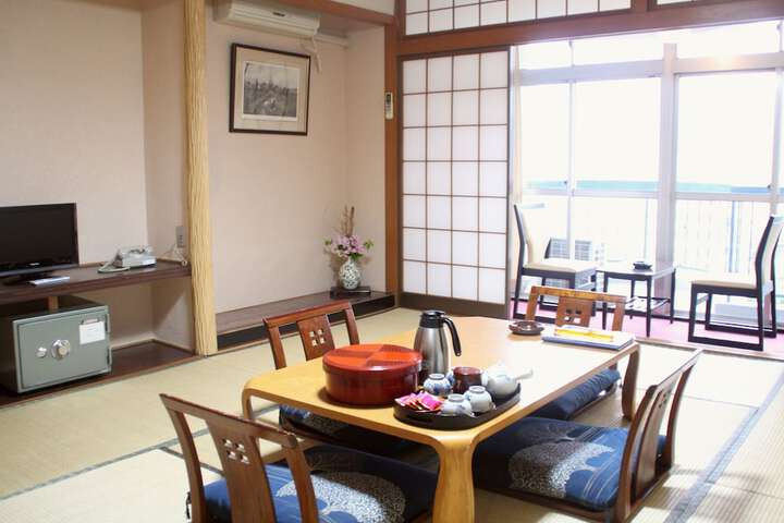 Room 10 of 85