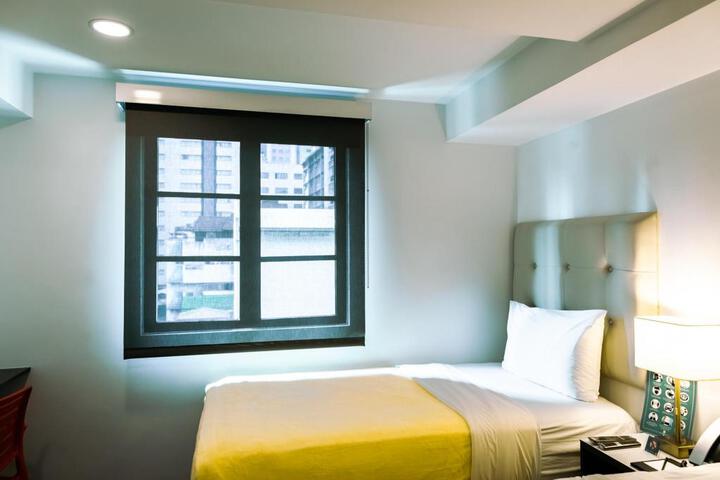Room 21 of 49