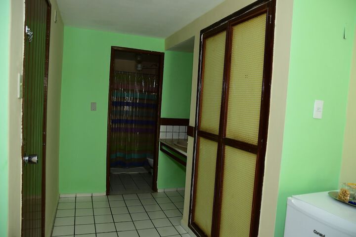 Room 5 of 82