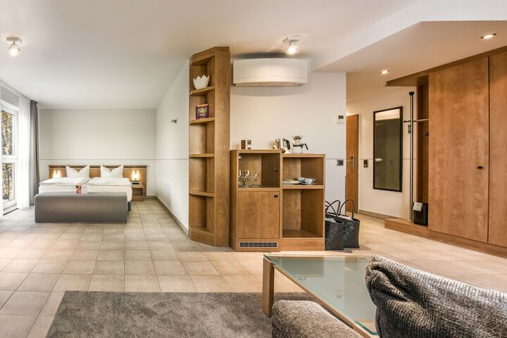 Room 10 of 118