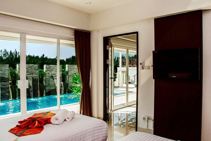 Room 5 of 35