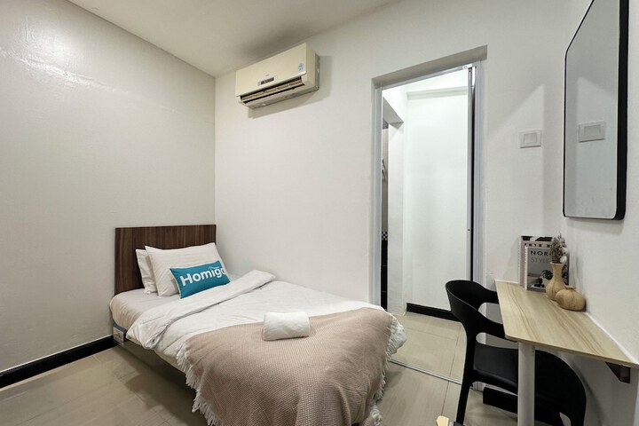 Room 11 of 36