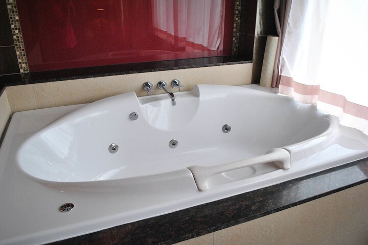 Hot Tub 69 of 95