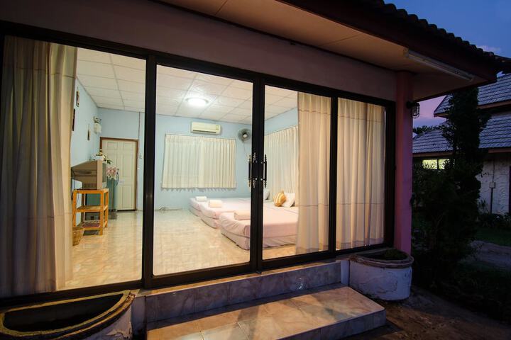 Room 6 of 29