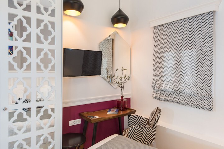 Room 2 of 38