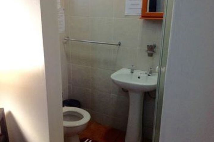 Room 5 of 33