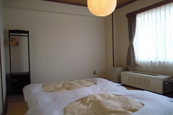 Room 9 of 47