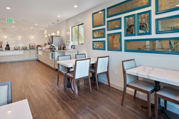 Breakfast area