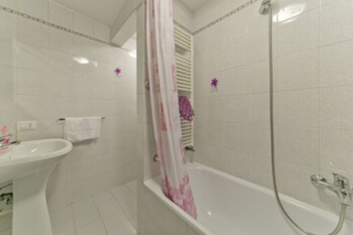 Room 2 of 14