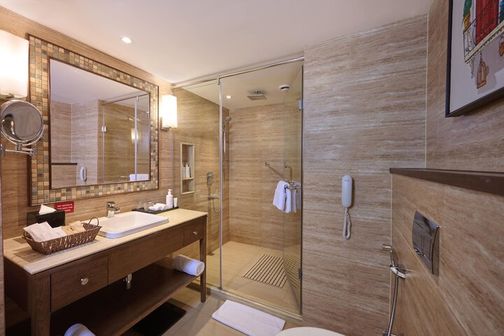 Room 14 of 28