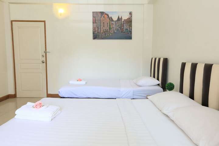 Room 5 of 18