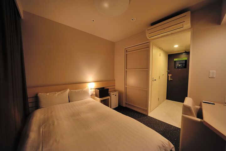 Room 12 of 43