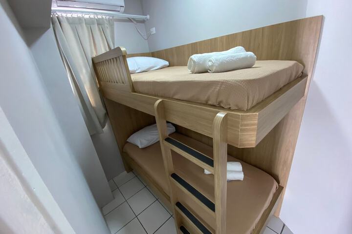 Room 49 of 102
