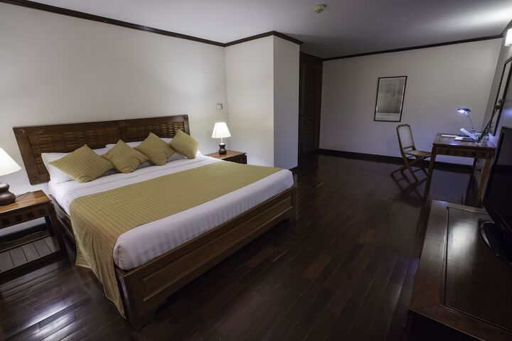 Room 12 of 36