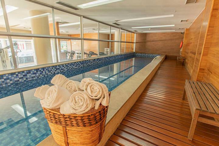 Pool 40 of 75
