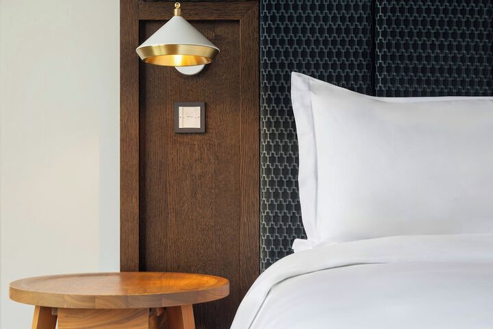 Room 42 of 239