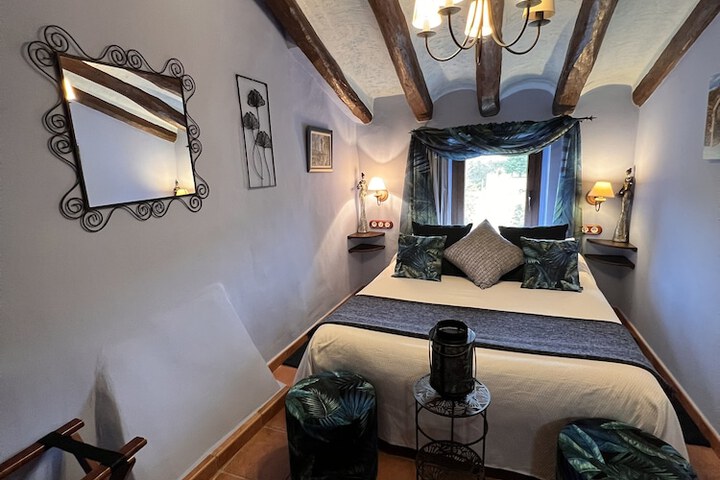 Room 26 of 183