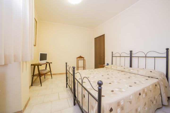Room 7 of 36