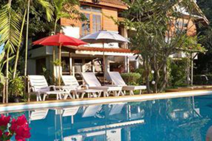 Hotel with Pool