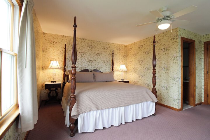 Room 63 of 100