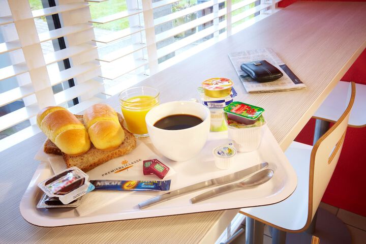 Breakfast/Coffee Service 21 of 32