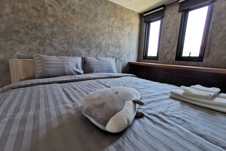 Room 4 of 6