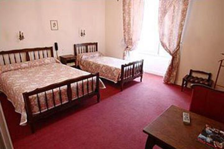 Room 6 of 27