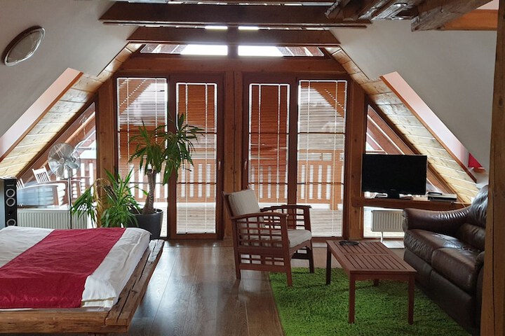 Room 4 of 60