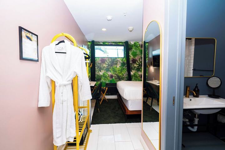 Room 77 of 111