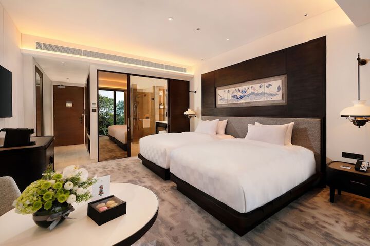 Room 4 of 39