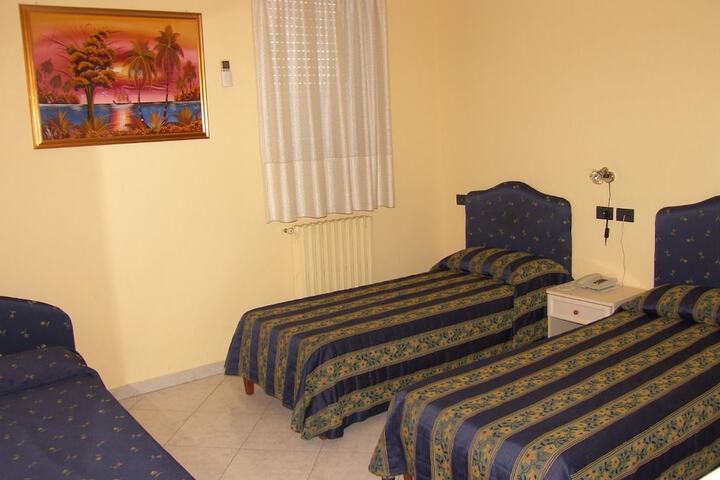 Room 6 of 47