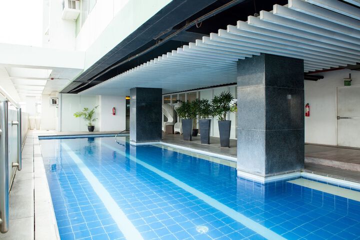Hotel with Pool