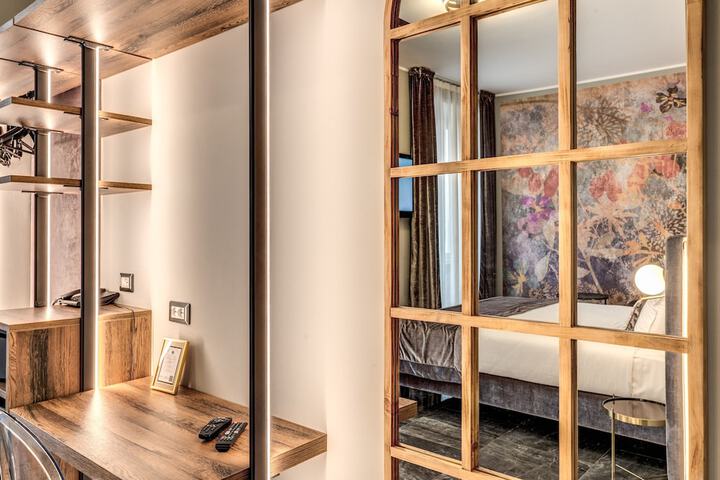 Room 21 of 82