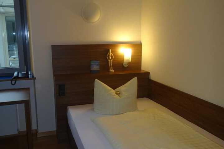 Room 17 of 58