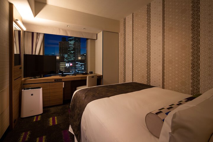 Room 7 of 120
